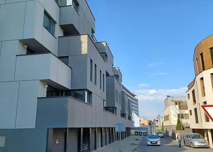 Florian Garden With Private Parking *