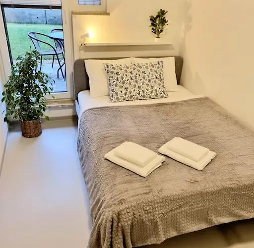 Florian Garden With Private Parking Appartamento